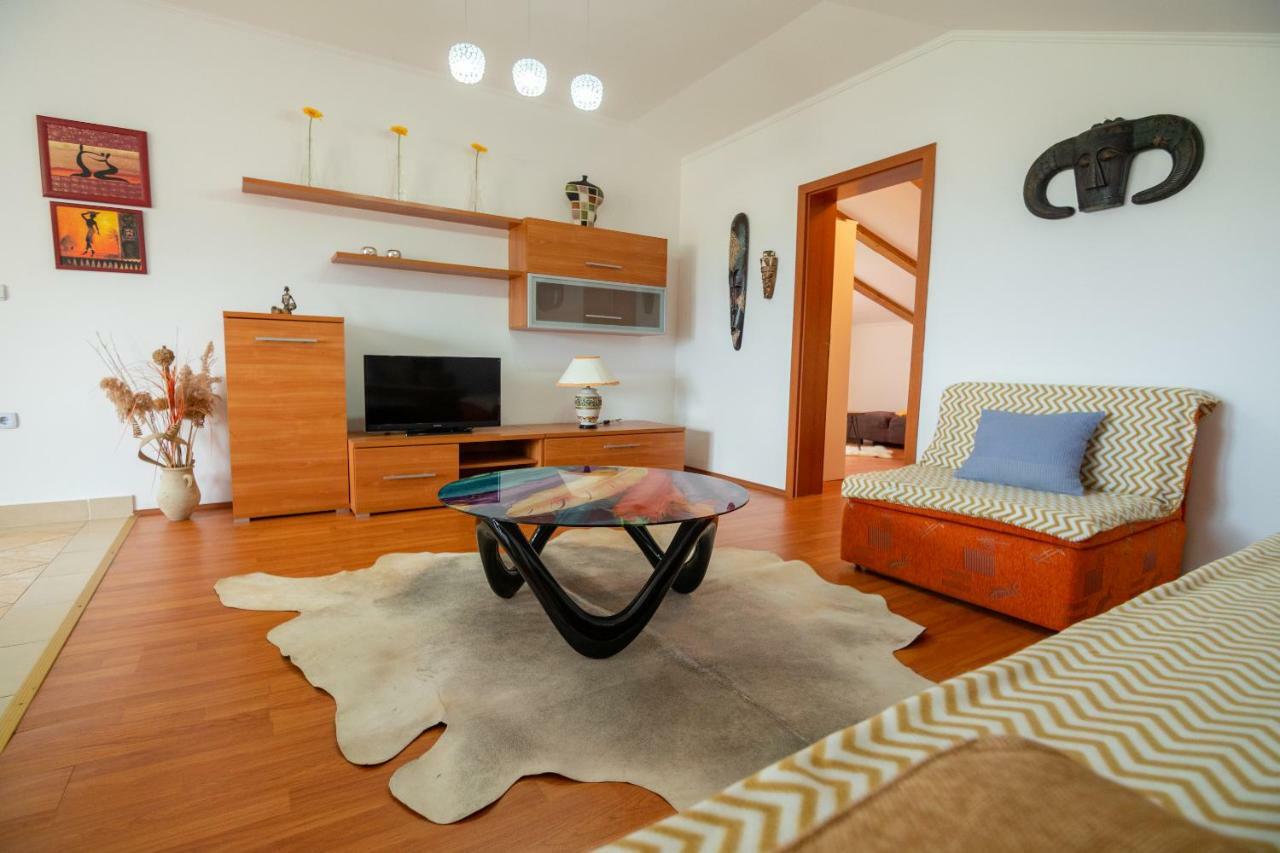 Apartmani Ivan Лопар Екстер'єр фото