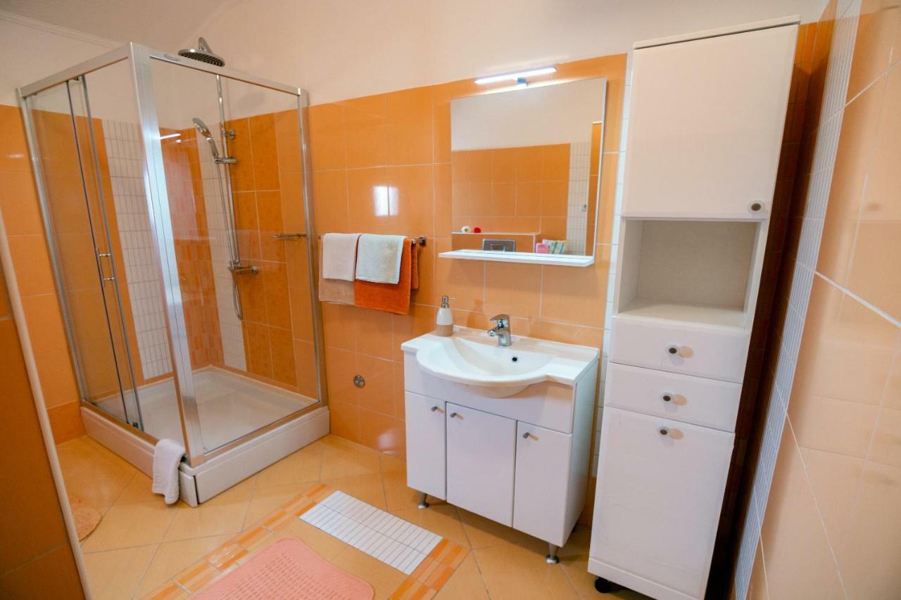 Apartmani Ivan Лопар Екстер'єр фото